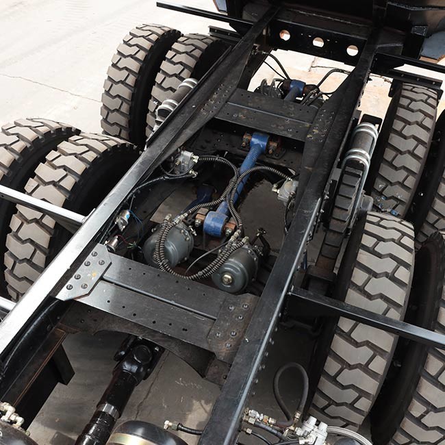 Heavy Duty Yuchai Engine Underground Articulated Truck Compact Self Loading 25 Tons