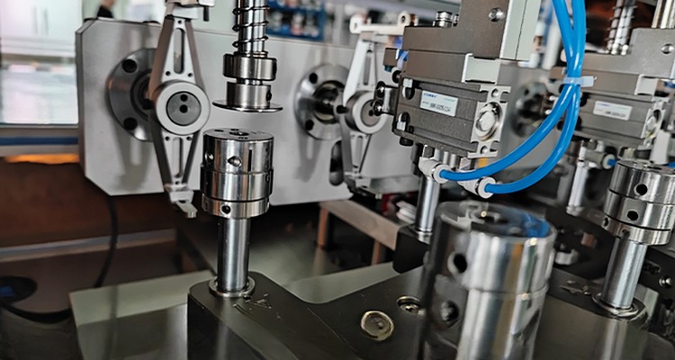 Precision 0.01 mm Six-Station Automatic Winding Machine for 3KW Magneto Stator Micro Motor