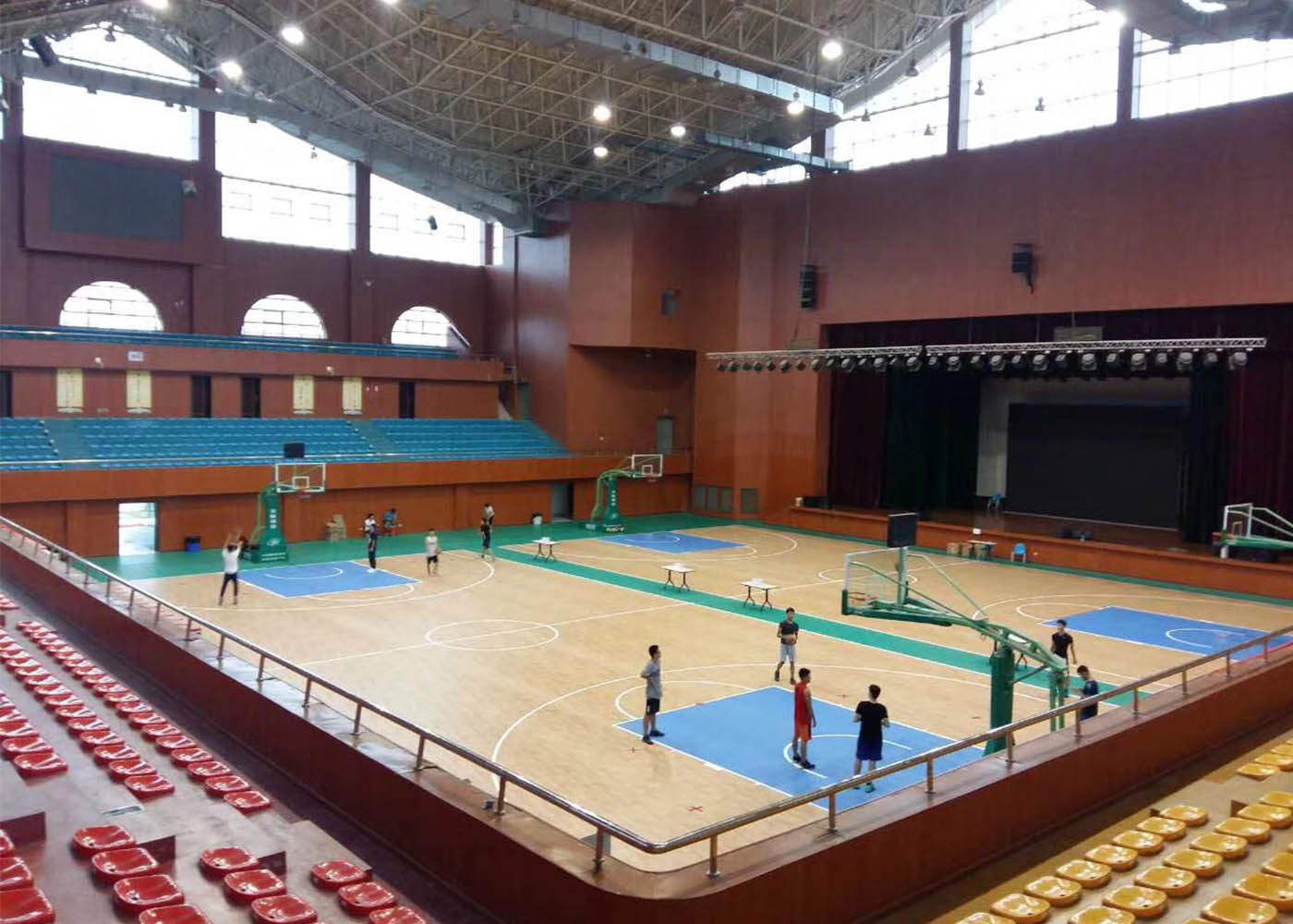3.5kg/sqm PVC Sports Flooring Badminton Court Volleyball Gym Floor Mat In Roll