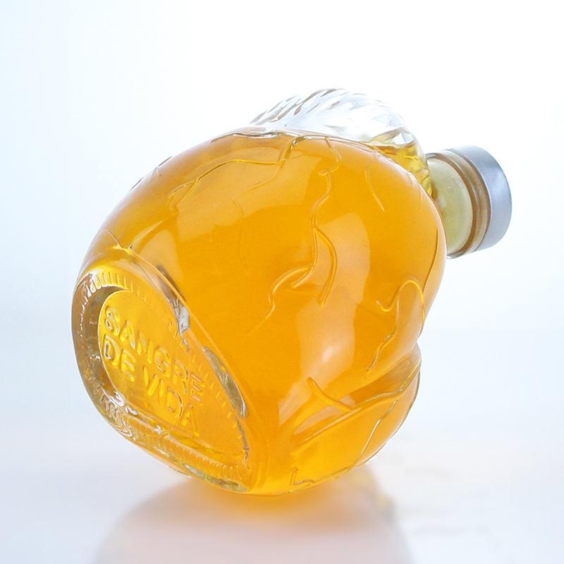 Clear or Customized Heart Shape Glass Liquor Bottle for Beverage Whisky Vodka Brandy