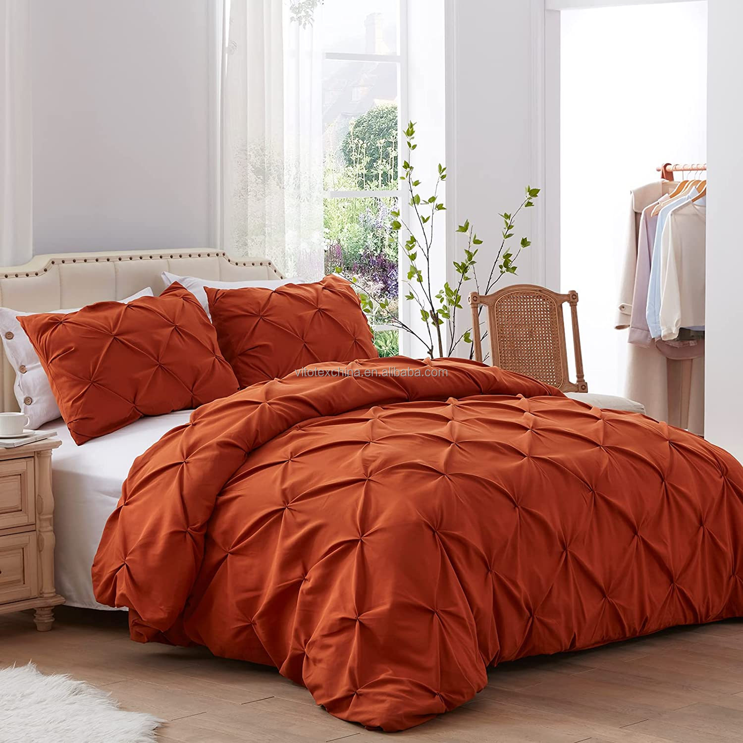 Queen Size Solid Pinch Pleat Pintuck 3-Piece Duvet Cover Set with Diamond Embroidery