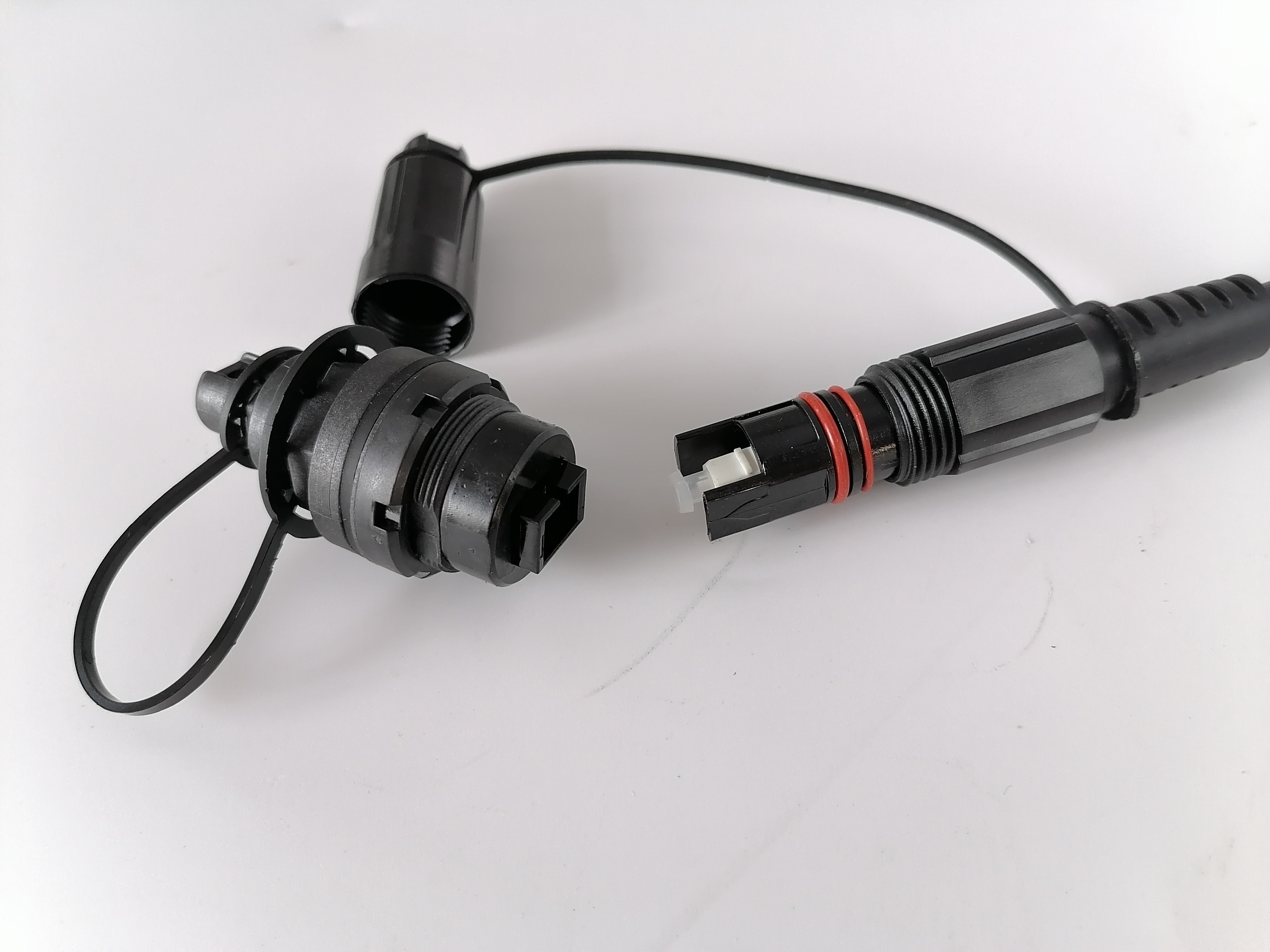 SC/APC G657A1 5.0mm LSZH IP68 FTTH Optitap Drop Cable