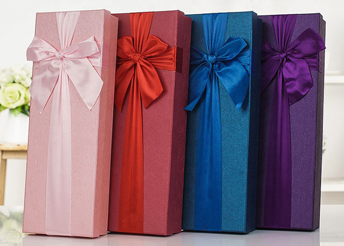 Customized Color Paper Gift Packaging Box Size 34 * 11 * 5cm For Flower