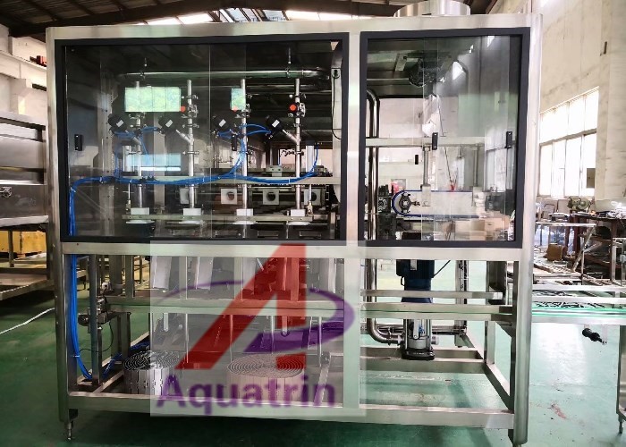 18.9L 600BPH Mineral Water Filling Machine PLC For PET Bottle