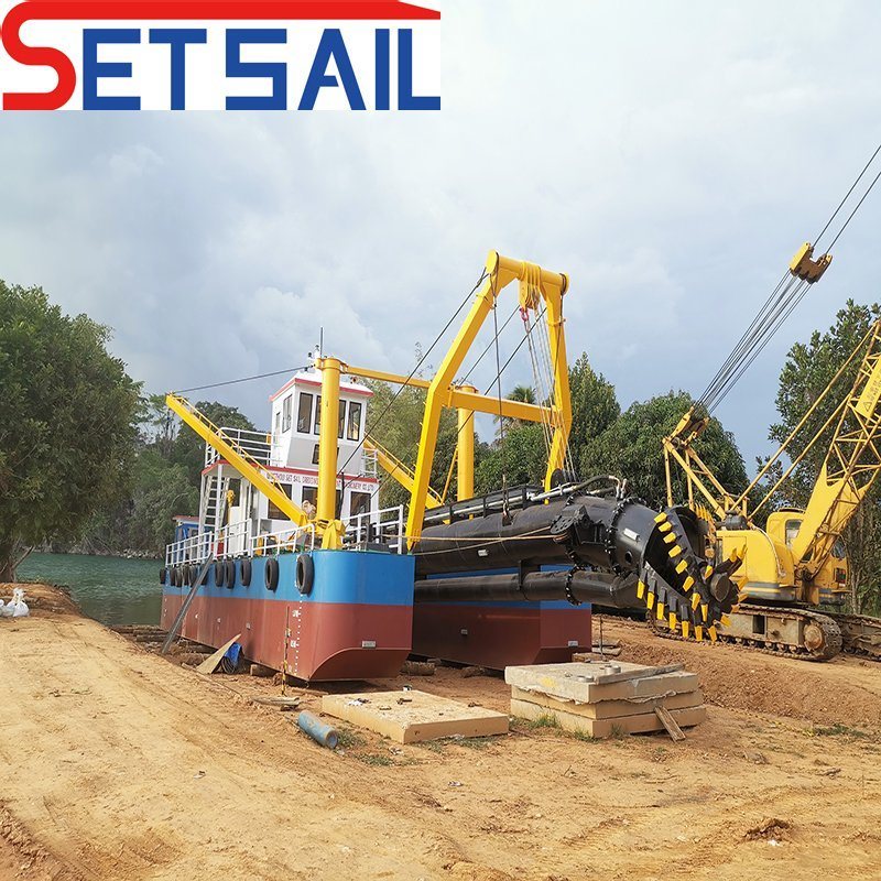 High Quality 20inch Cutter Suction Sand Dredger Used in River