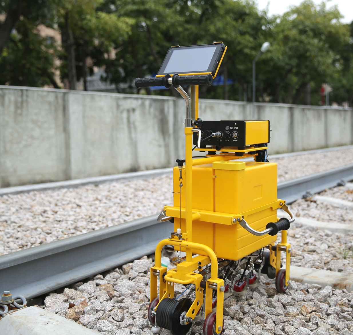  TFT Color Display Lightweight Trolley Used For Railway System Digital Ultrasonic Rail Flaw Detector Manufactures