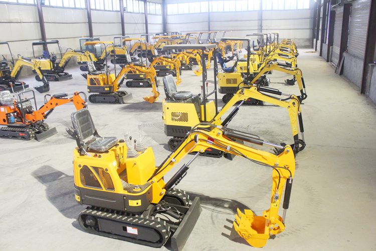 1.8 Ton Mini Excavator with 1300mm Track Length and Eaton Hydraulic Pump at Affordable