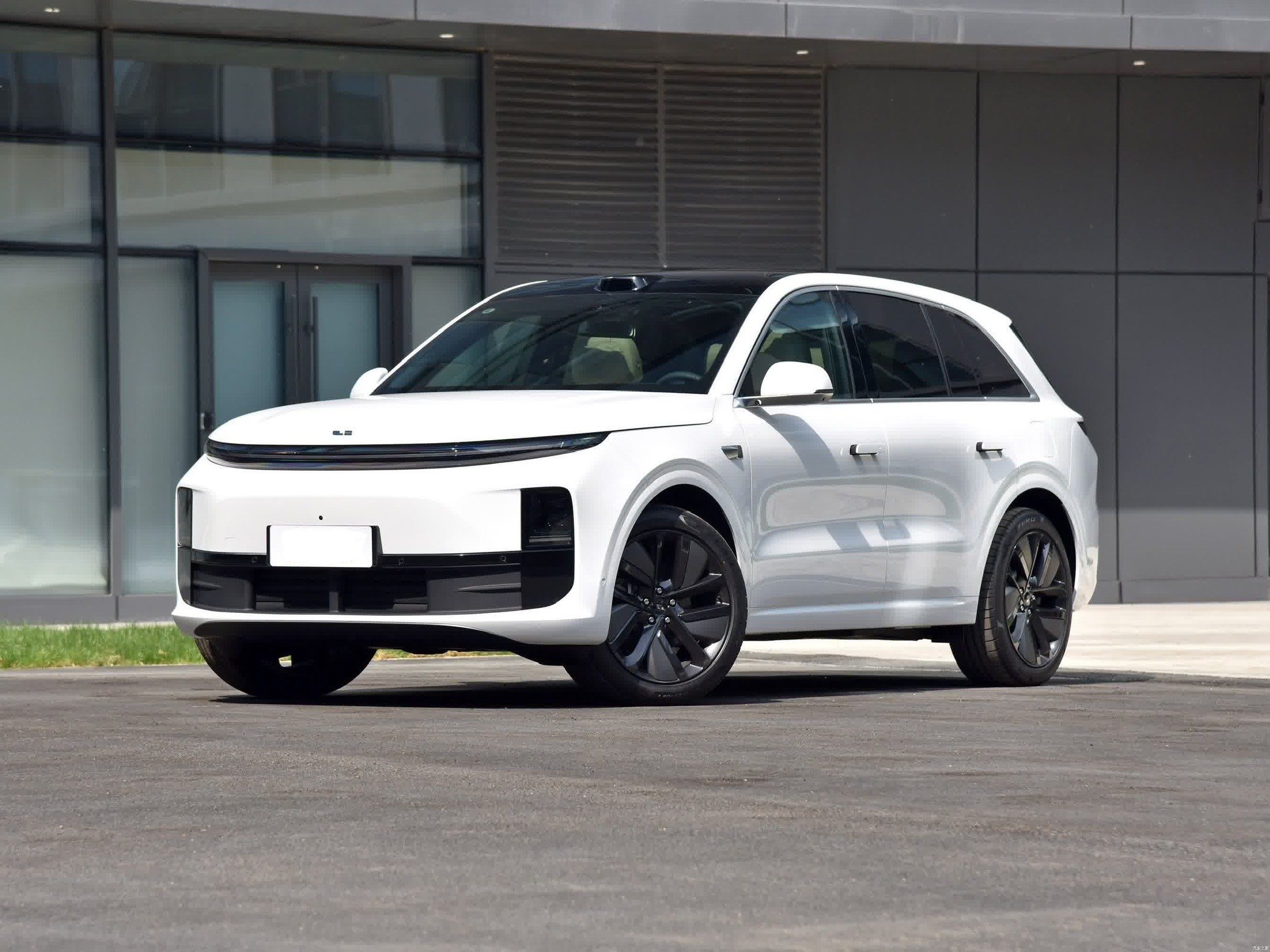 Lixiang L6 Pure Electric Extended Range Energy 5 Door 5 Seater SUV 2024 model Level 2