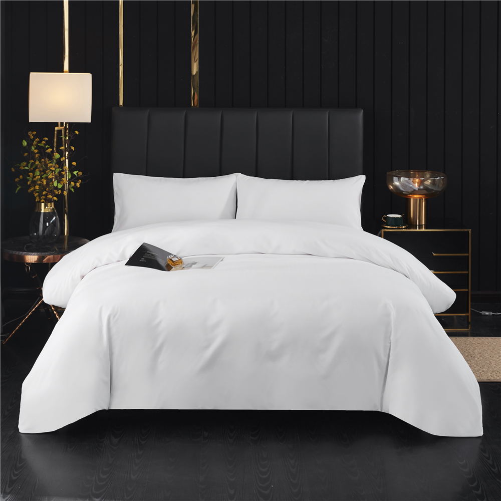 Custom Silk Bedding Set with 3 pcs King Size Bed Covers and 133 * 72 Fabric Density