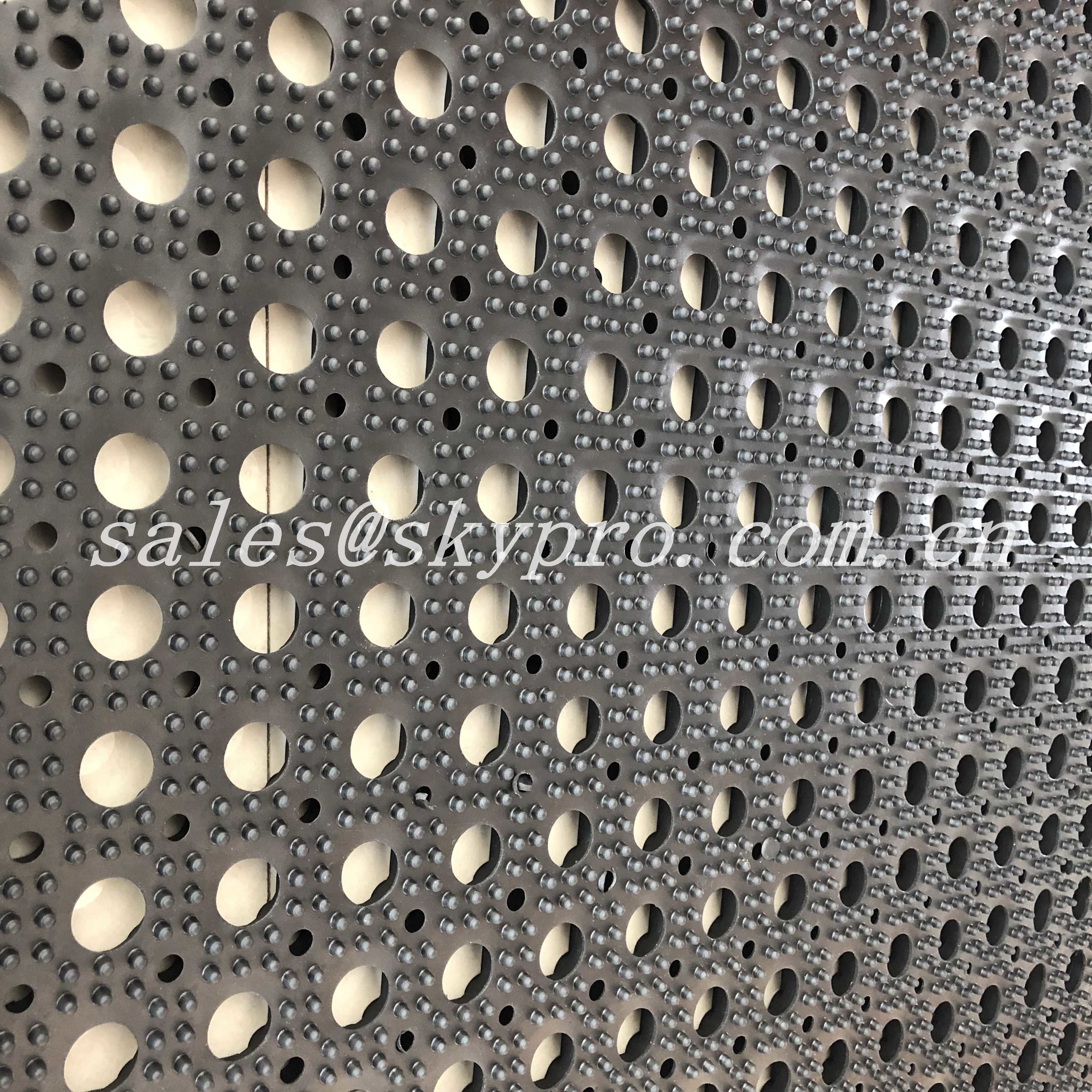 Anti Slip Water Drain Holes Natural Gum Rubber Sheet For Swimming Pool