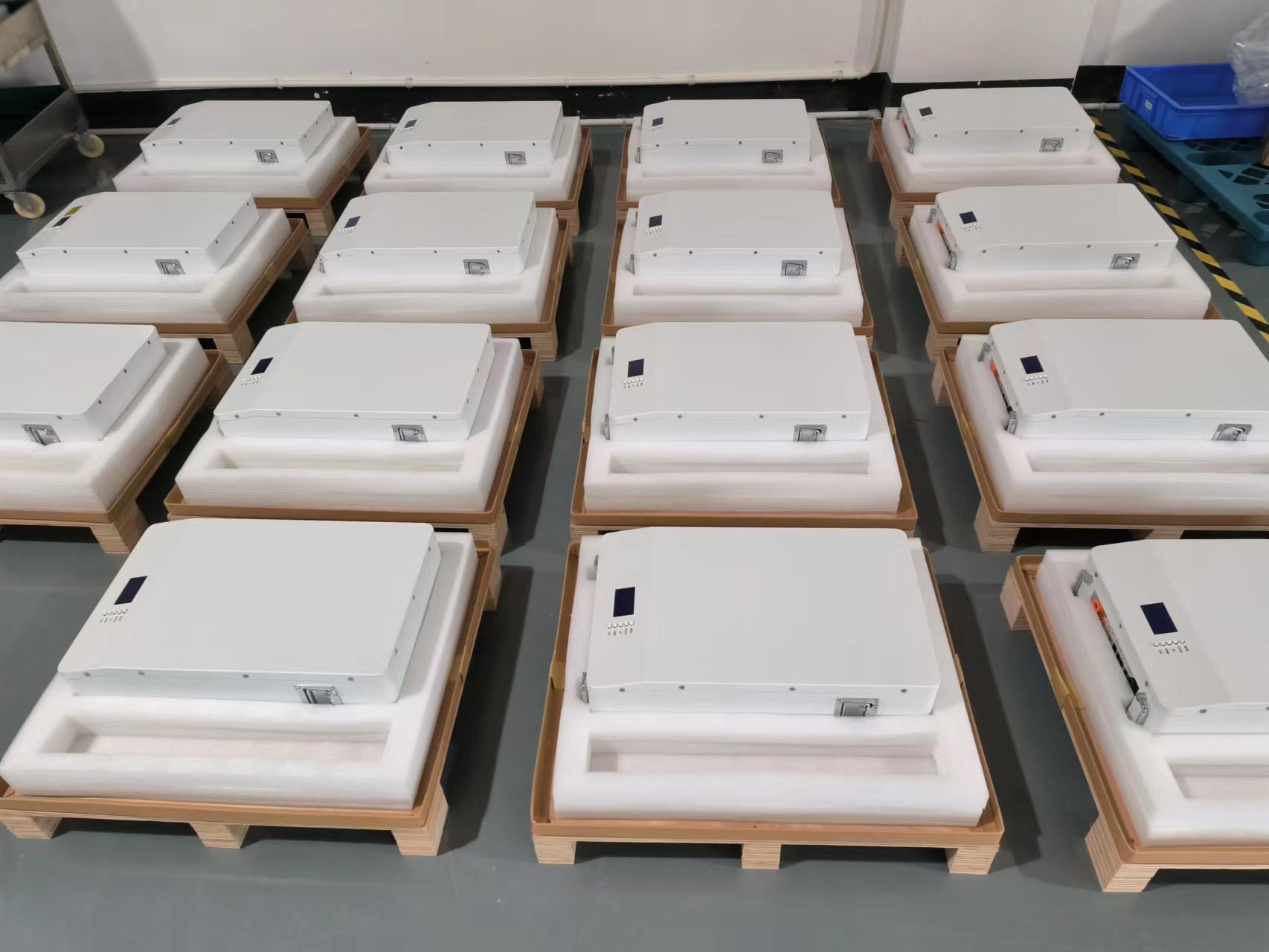 DIY Lifepo4 Battery Kit 16pcs 200Ah 280Ah 48V With Released Standing Case