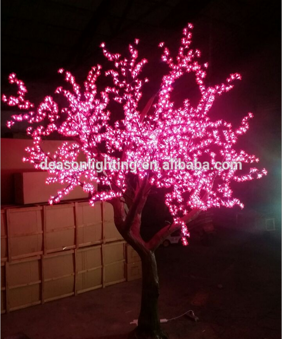 montaje de luz del arbol del led
