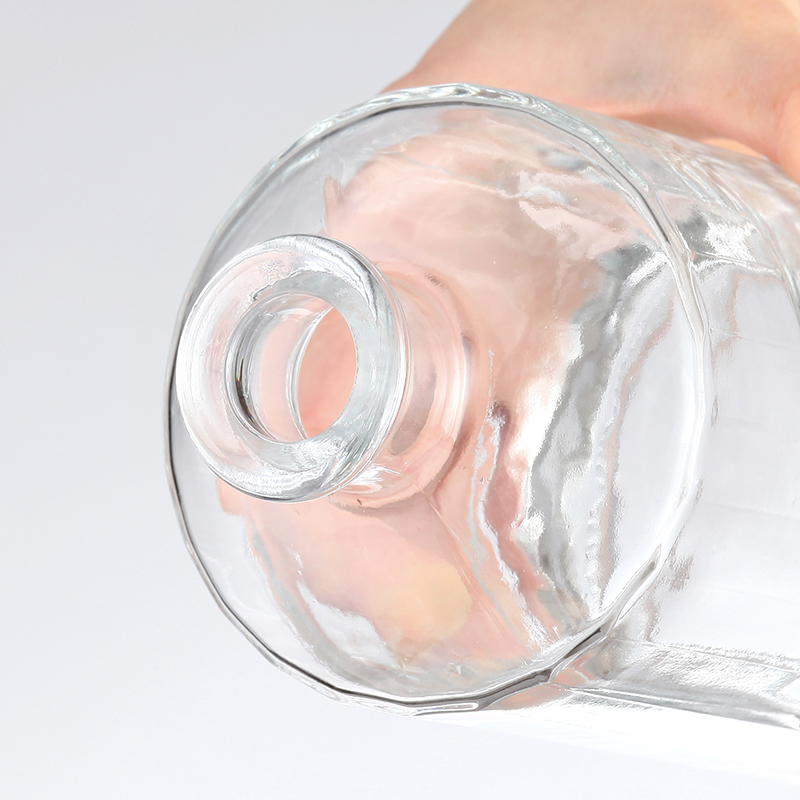 500ml Liquor Glass Bottle Unique Design Glass Body Material Rubber Stopper Sealing Type