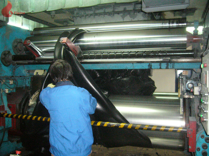 Φ610 x1830mm Two Roll Mixing Open Mill With Gear Coupling Transmission