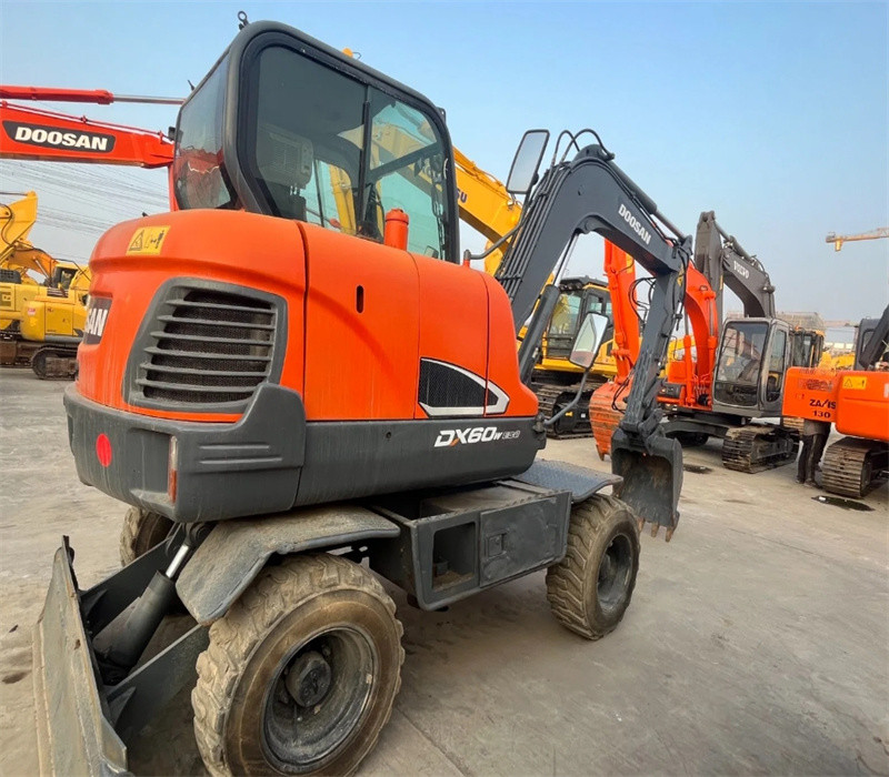 Secondhand Doosan Hydraulic Excavator Pre Owned Excavator 7530mm Radius