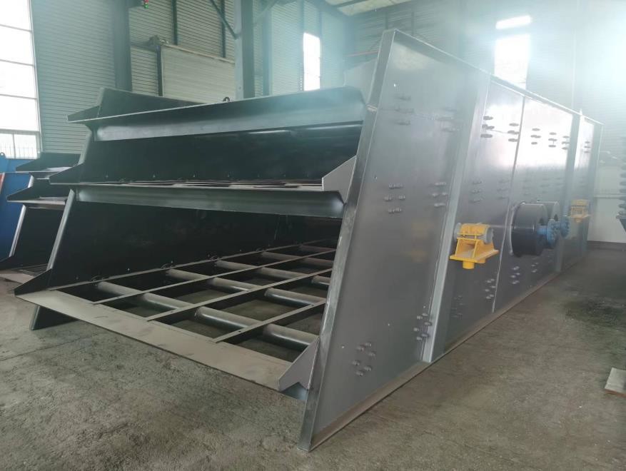 150-600 TPH Sand Vibrating Screens High Frequency 14.4m2 Screen Area