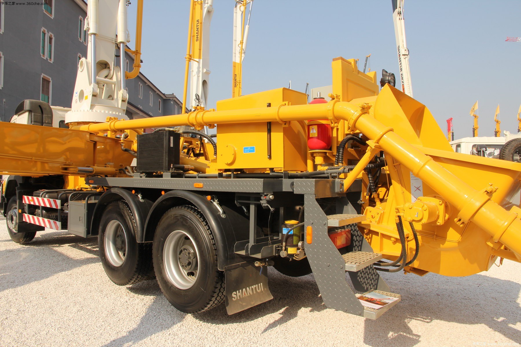 32m H Shaped Outrigger Concrete Pump Truck 9600*2500*3500 MM Easy Operation