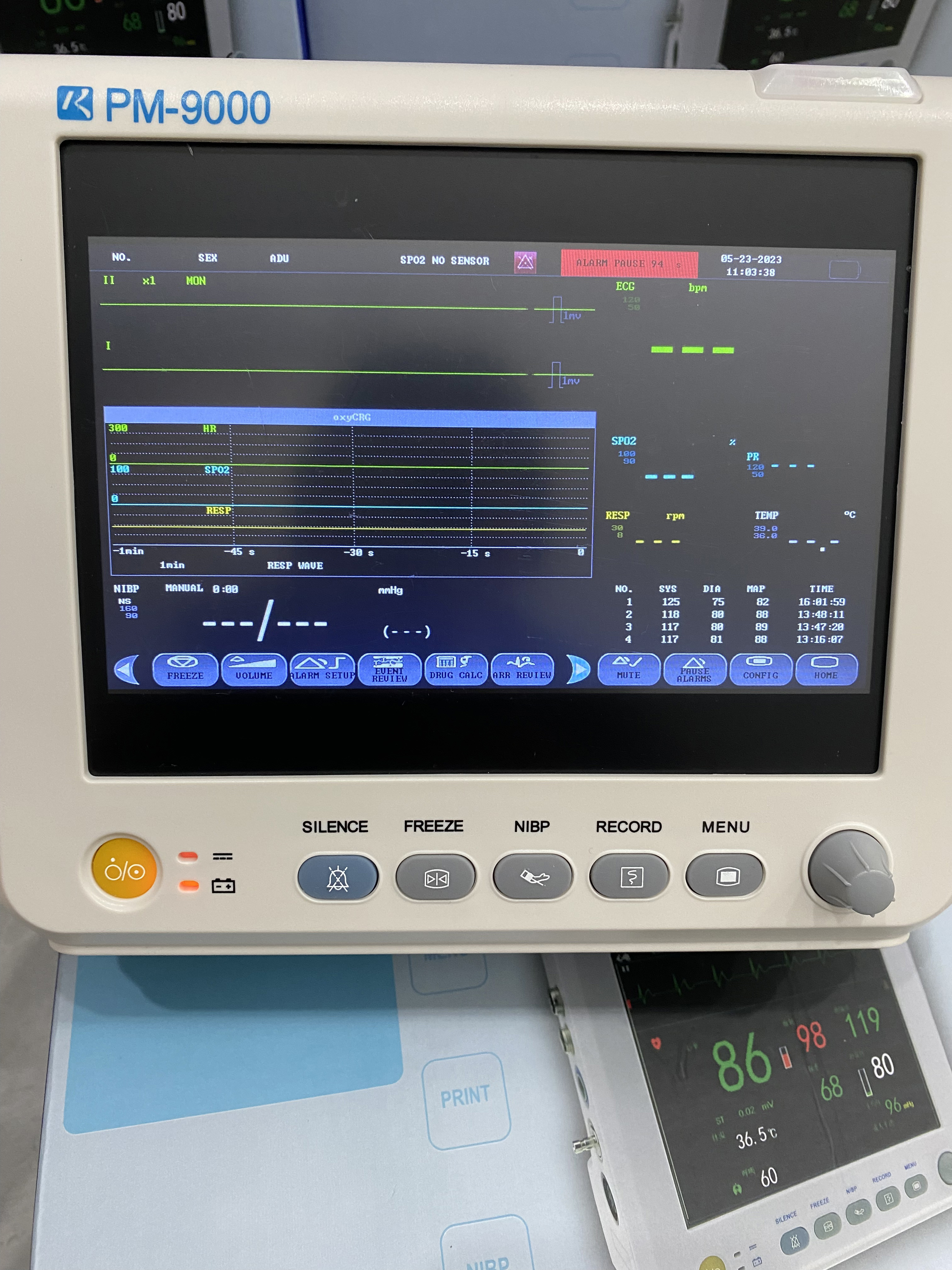 7 Inch Medical Vital Signs Monitor NIBP SPO2 6 Parameters Patient Monitor For Emergency