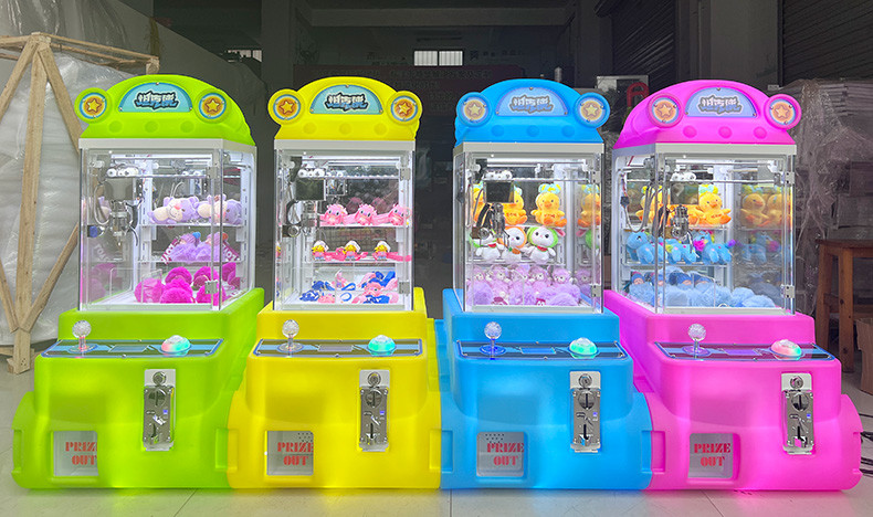 High Quality Children Game Machine Gift Claw Machine Mini Claw Machine Toy For Kids