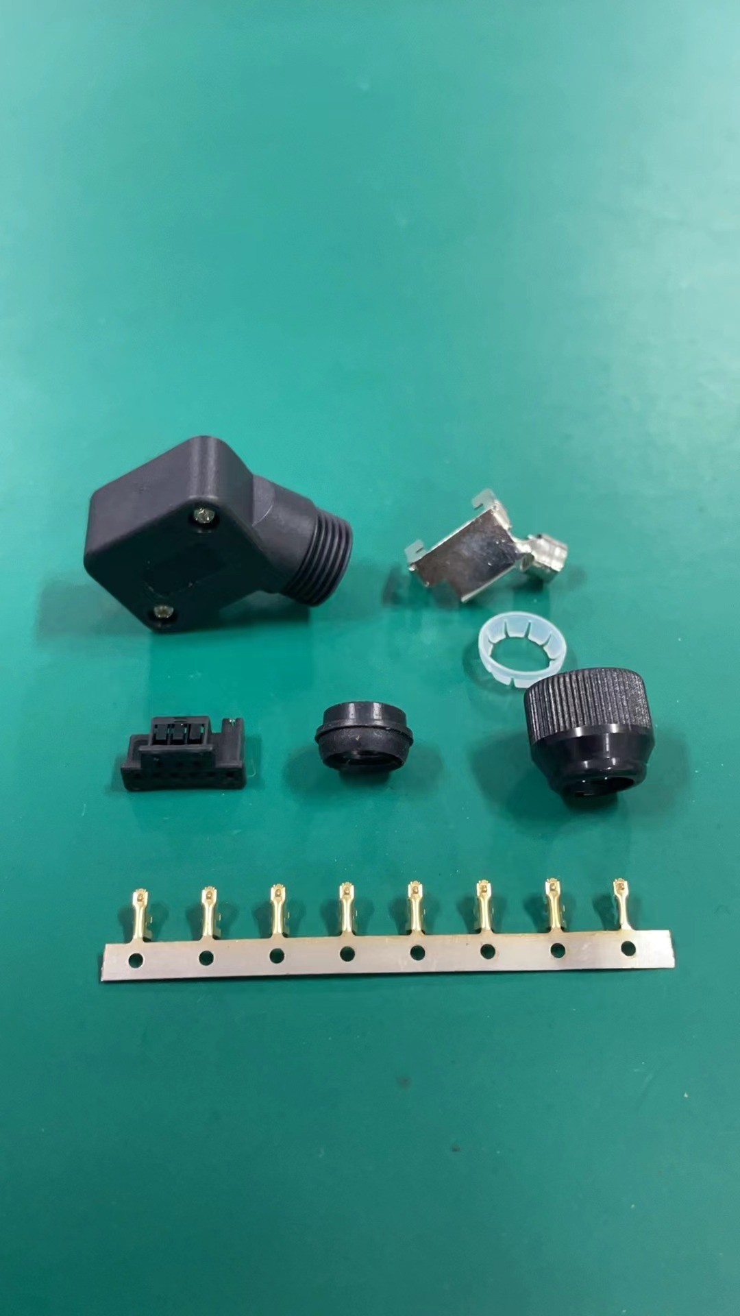 Fast 9PIN Servo Motor Connector Panel Mount Crimp/Solder Type AWG18-24 1000M Insulation Resistance