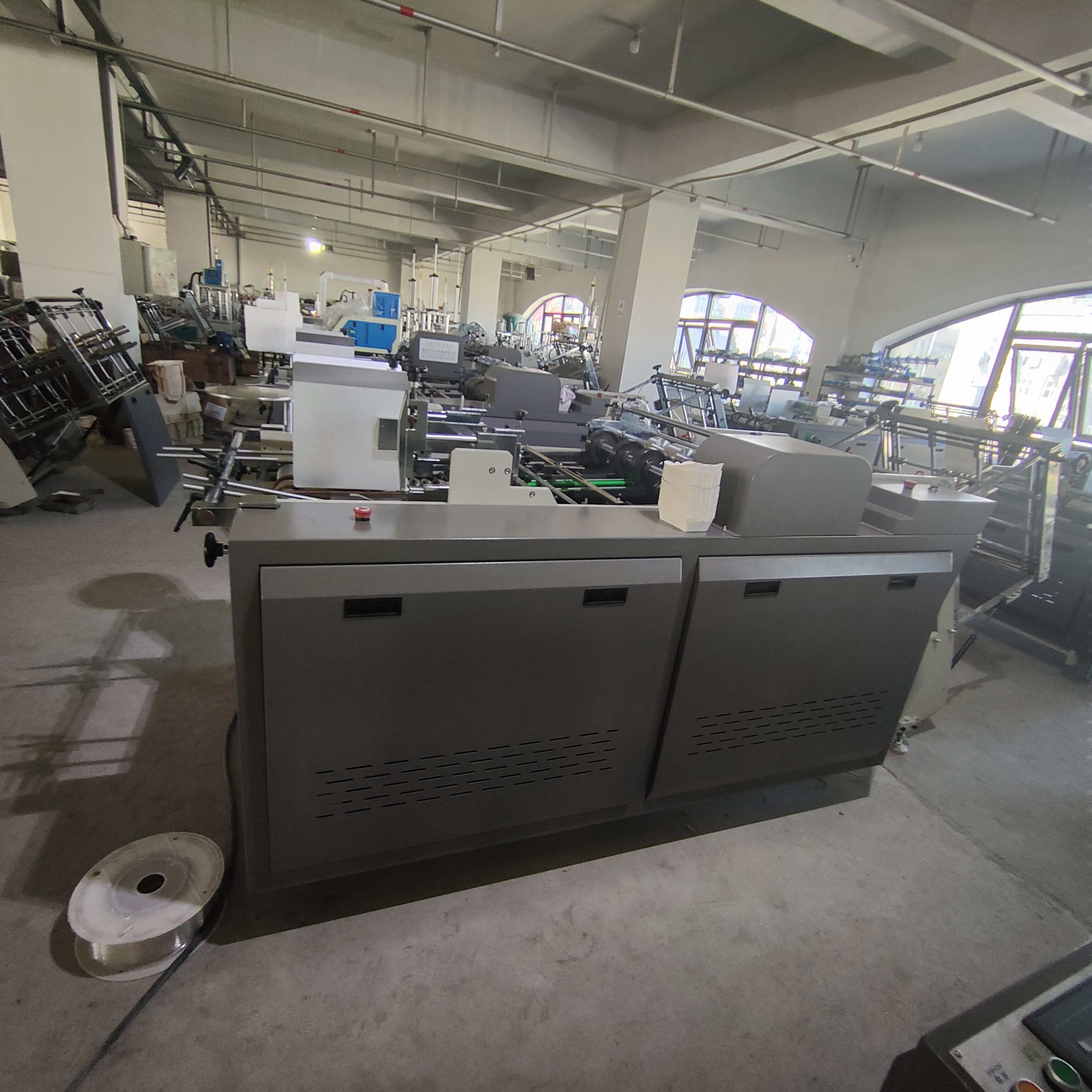 Non standard carton machine # decorative works # food carton # disposable lunch box # Hot-melt adhesive process