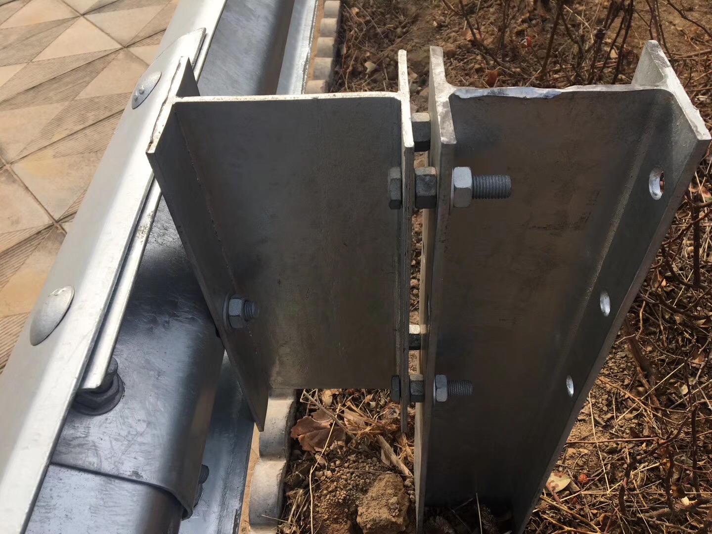 Road Traffic Safe Highway Guardrail Spacer and Posts for Anti-corrosion Road Safety