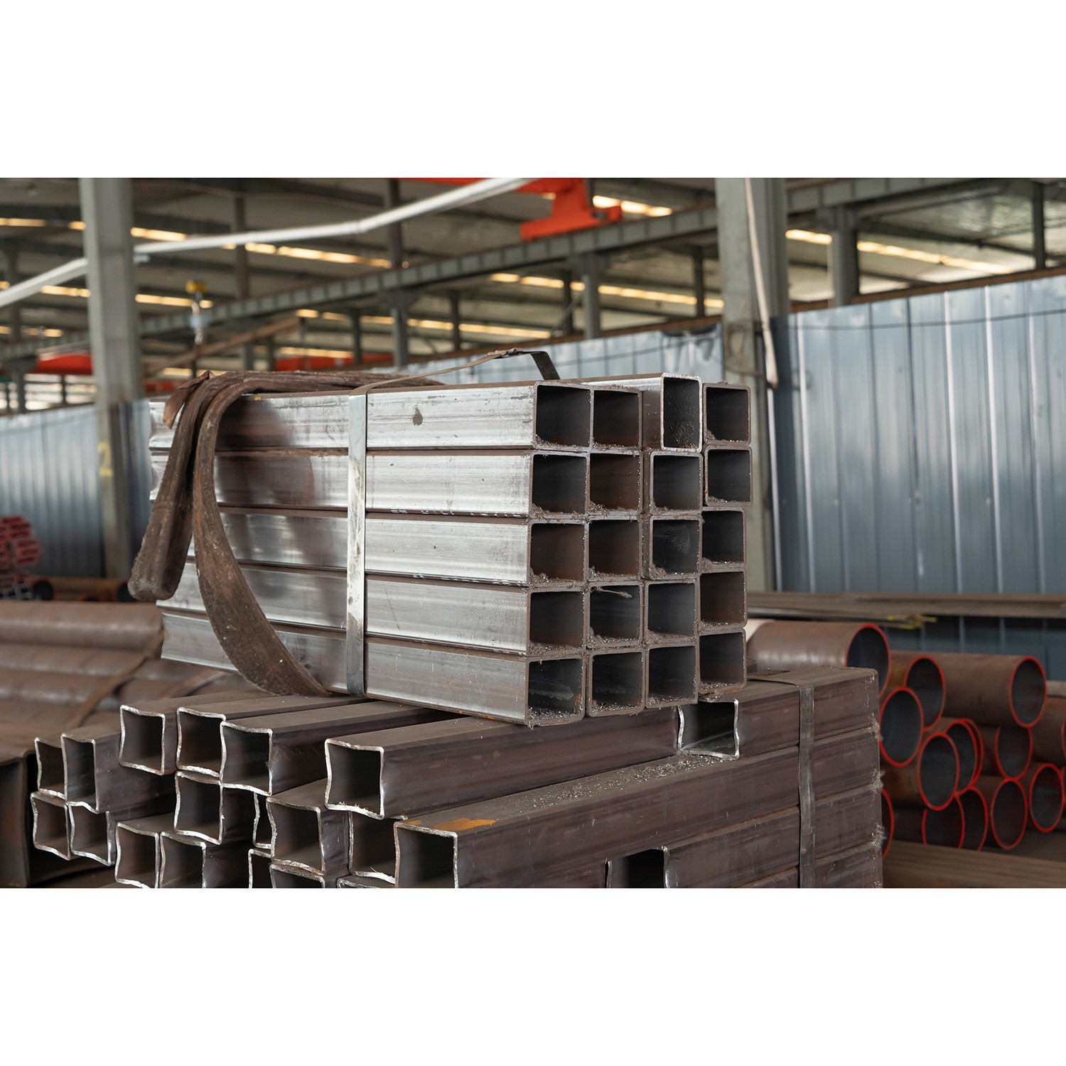 500 - 1000mpa Carbon Steel Tubes With Galvanized / Painted / Prepainted Surface Treatment