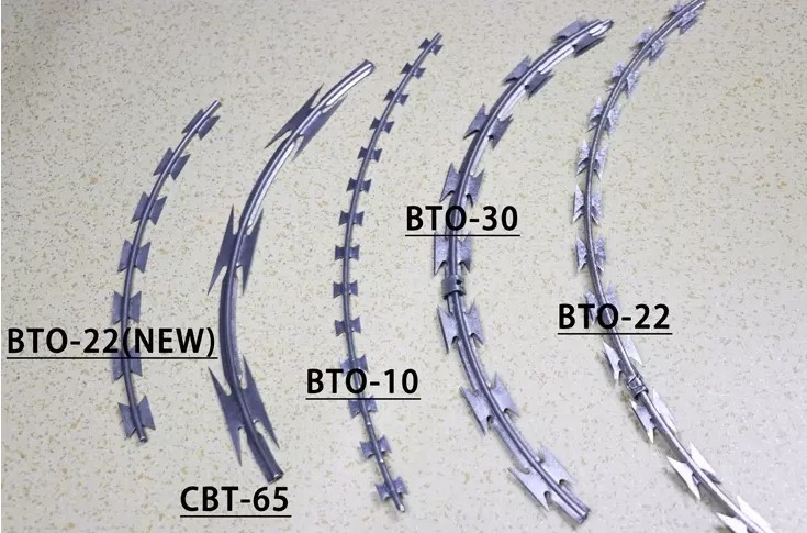 Electro Galvanized Barbed Wire Livestock Fence Panels