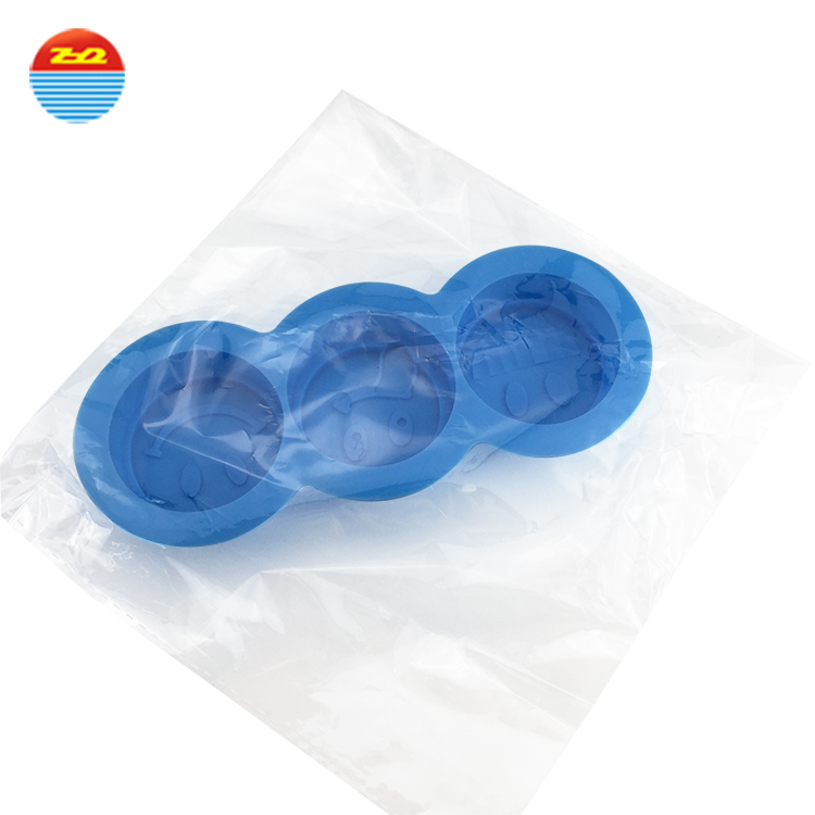 Emoji Silicone Ice Trays Can Be Frozen And Microwaved Safe For Dishwasher