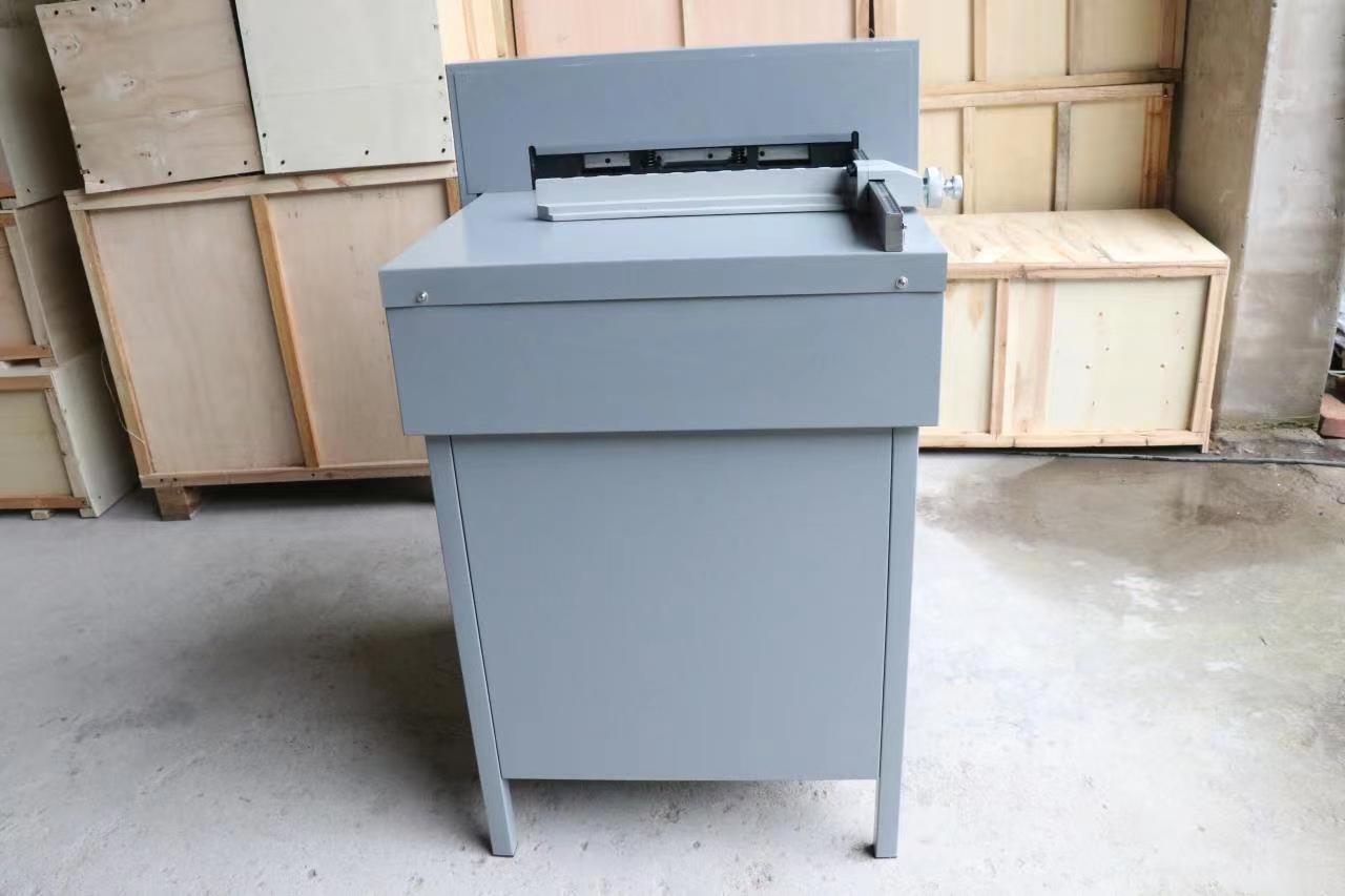Auto Paper Pressing 450V Electric Paper Cutter A3 Trimmer with 40mm Cutting Thickness