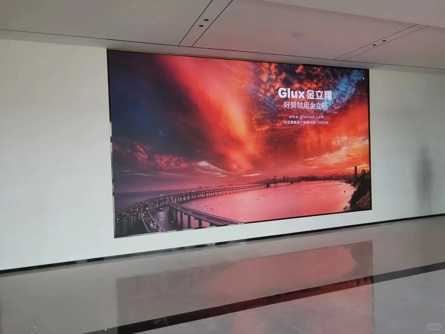Backside Service Maintenance Method and 320*160mm Module Size for Immobile Led Video Display