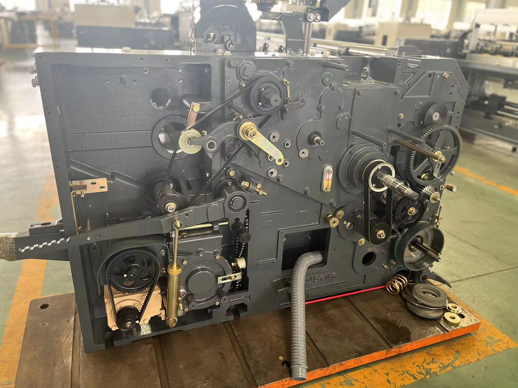 Single Pump Water Jet Weaving Machine Loom Yarn Twisting 1000RPM