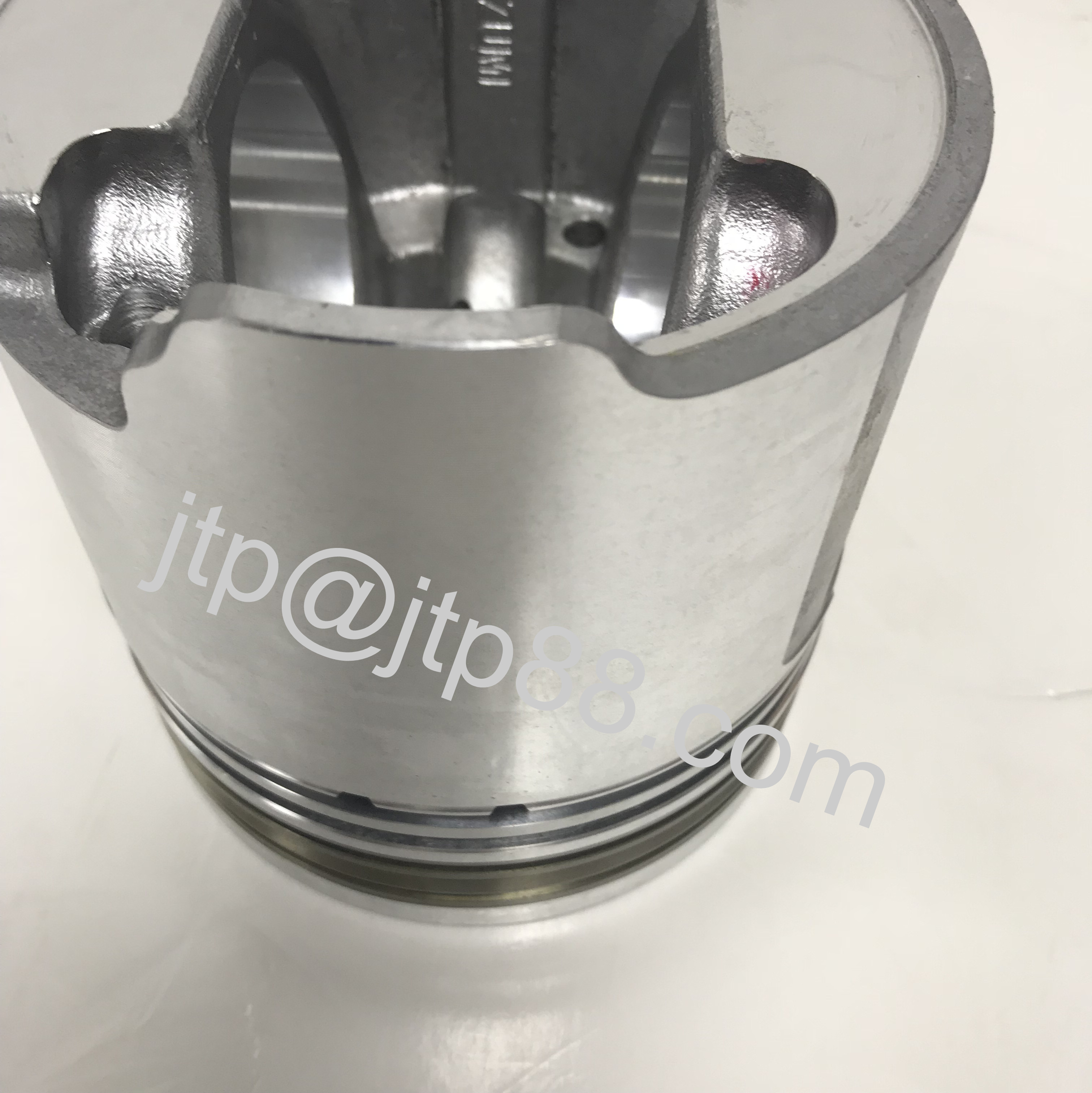 NE6T Diesel Engine Piston12011-95074G / 12011-94114 NE6TA Nissan Piston Set 110.0mm