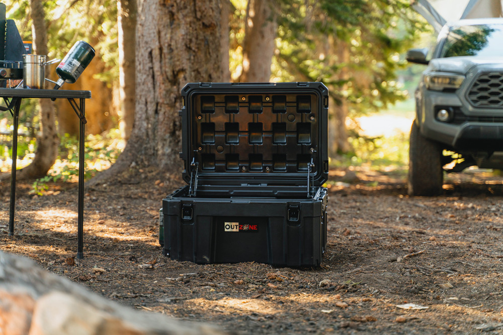 V5 LLDPE Rugged Storage Case Interlocking Customized 80L Capacity