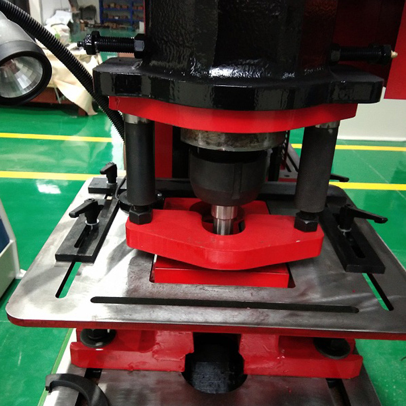 Q35Y Hydraulic Ironworker Machine , 7.5kw Multi Function Punching Shearing Machine