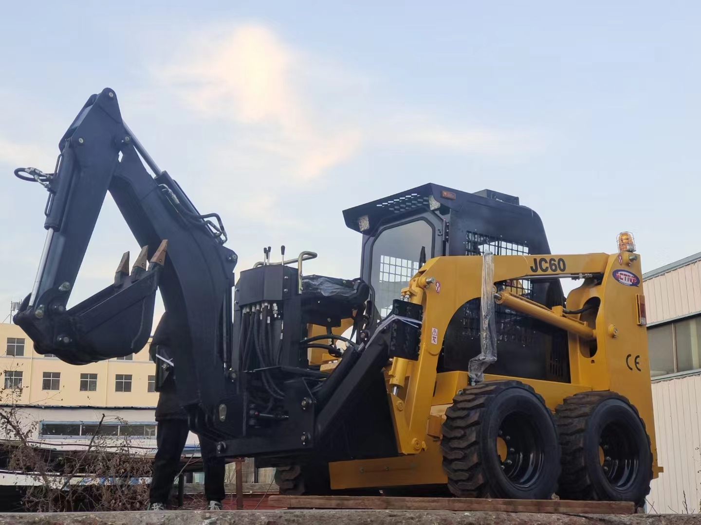 Directly Sell 18.2kw Mini Crawler Skid Steer Loader with 1069 kg Machine Weight