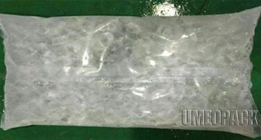 Automatic ice cube packing machine