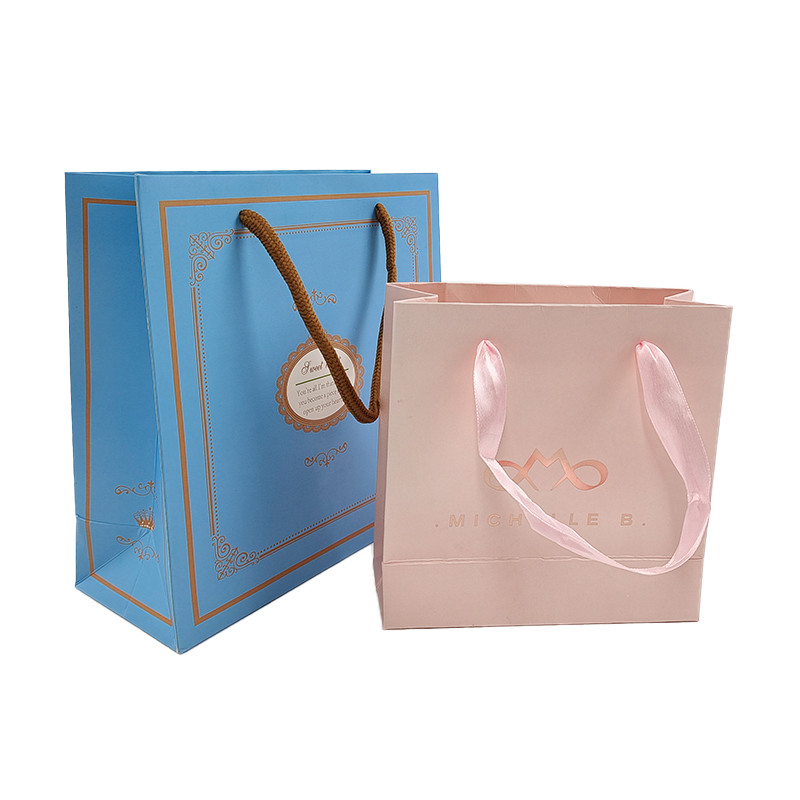 White Kraft Paper Shopping Clothing Cosmetic Perfume Gift Bag Luxury Handle Custom Logo Printed Paper Bag for Clothes