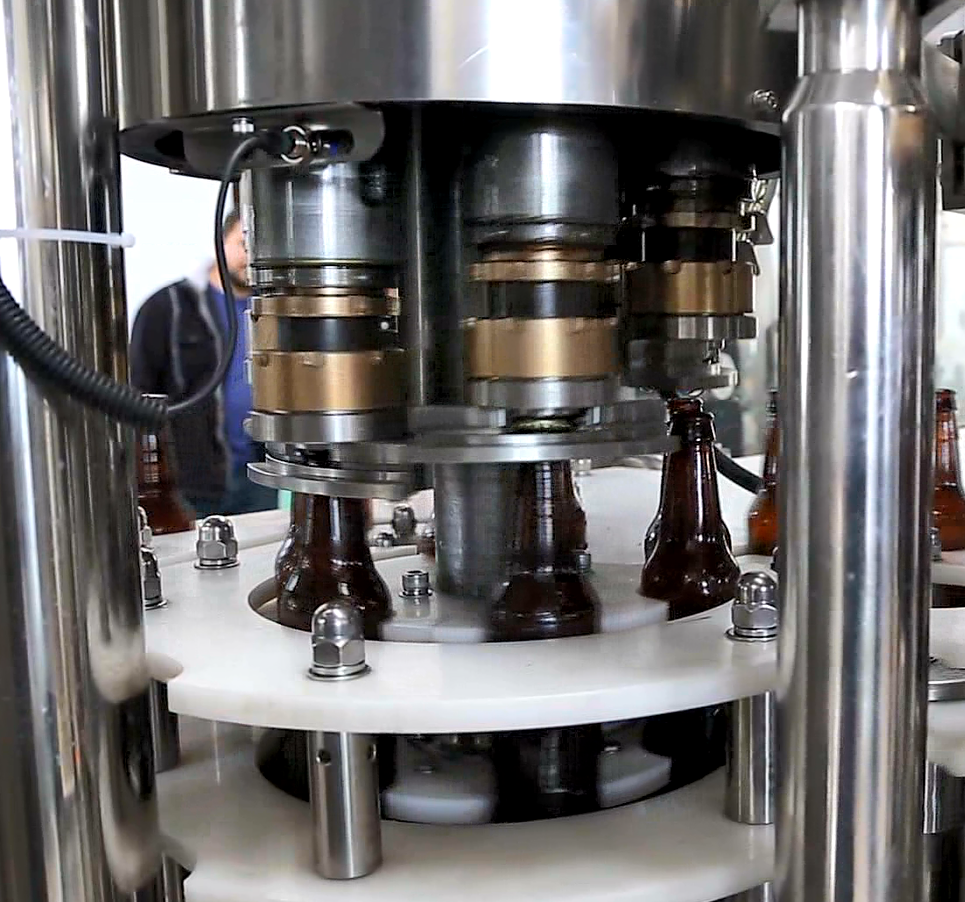 3000x4000x35000 Automatic Beer Filling Machine 2000bph Glass Bottle Filling Machine