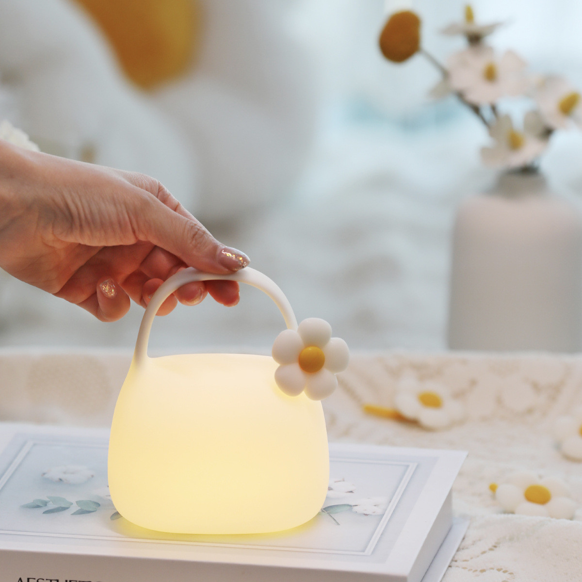 Waterproof Silicone Night Light 109g Squishy Night Light for Kids Rechargeable