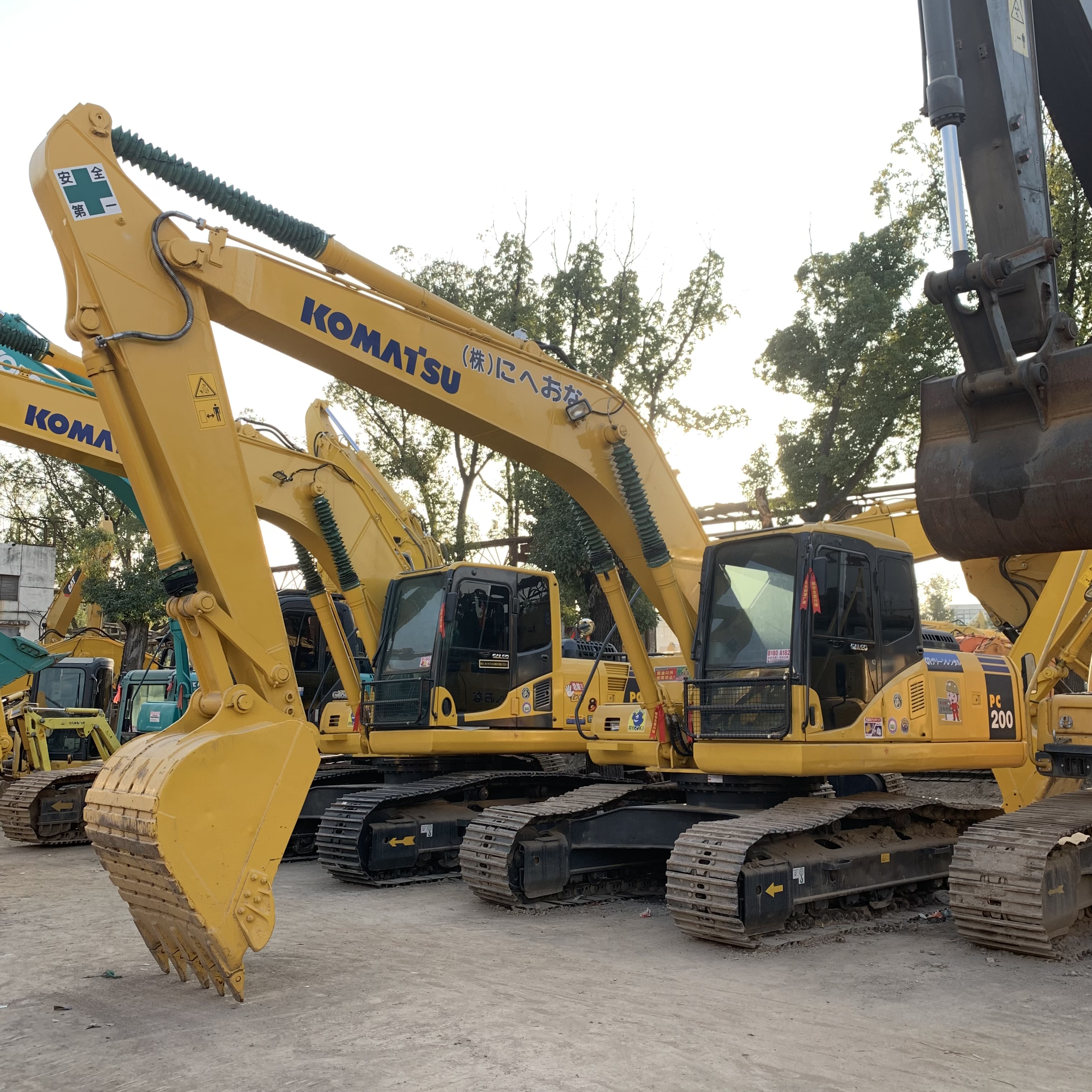 Used Komatsu Excavator Machine 20 Ton PC200 PC210 PC220 Japan Digger With Cummins Engine