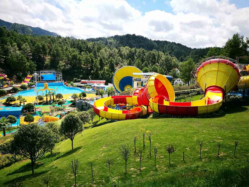 Safety Fiberglass Backward Tantrum Valley For Aqua Park / Industrial Water Slide