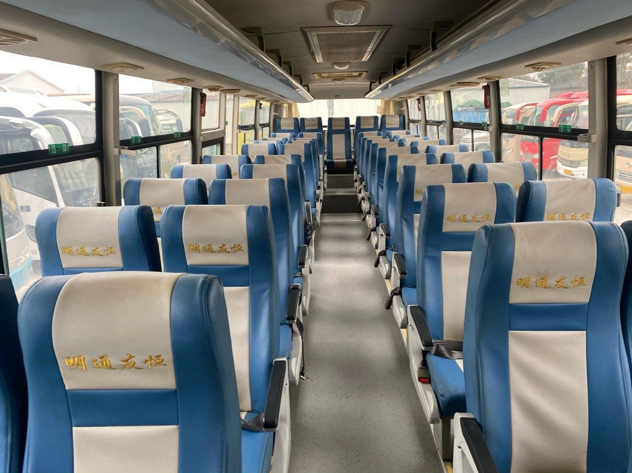 Coach Bus Luxury EQ6113 Dongfeng Brand China Coach Bus 47 Seat City Bus Used