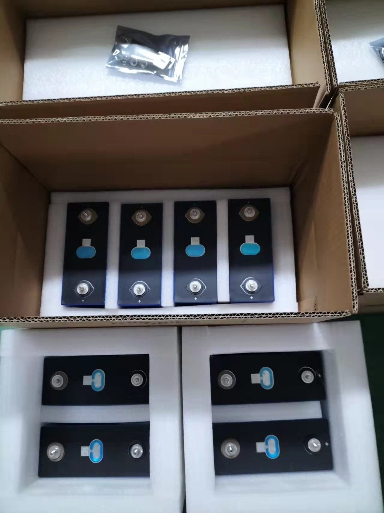 OEM ODM LiFePO4 Lithium Battery 3.2V 105AH LiFePO4 Prismatic Battery For Solar Energy Storage Lithium Battery Packs