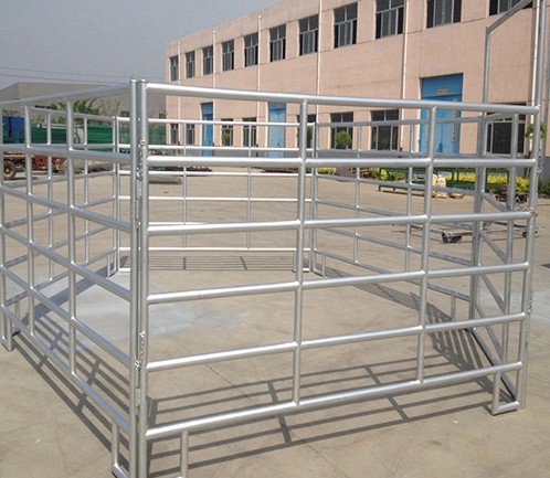 1.8mx2.1m oval cattle yard fencing