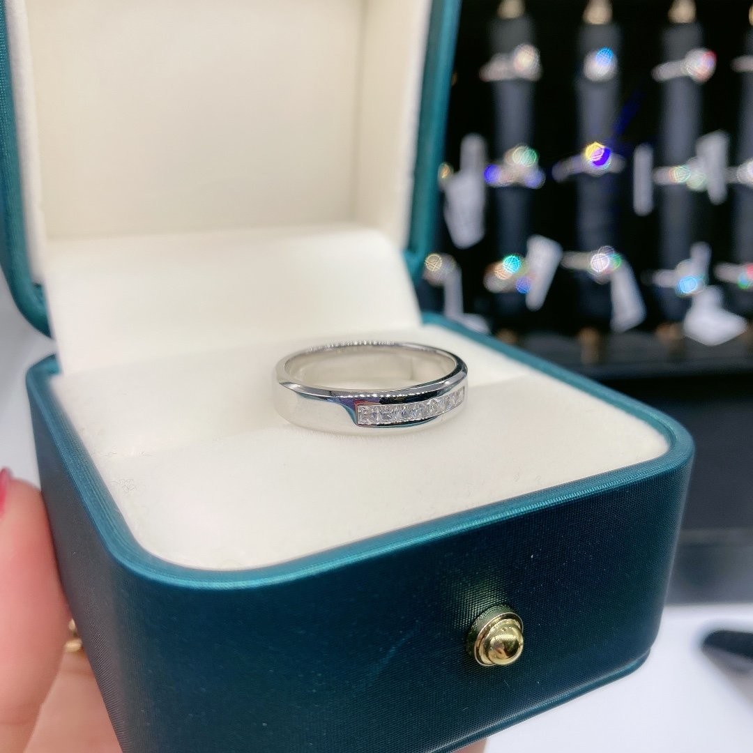 18k Gold Moissanite Diamond Engagement Ring Customized Color