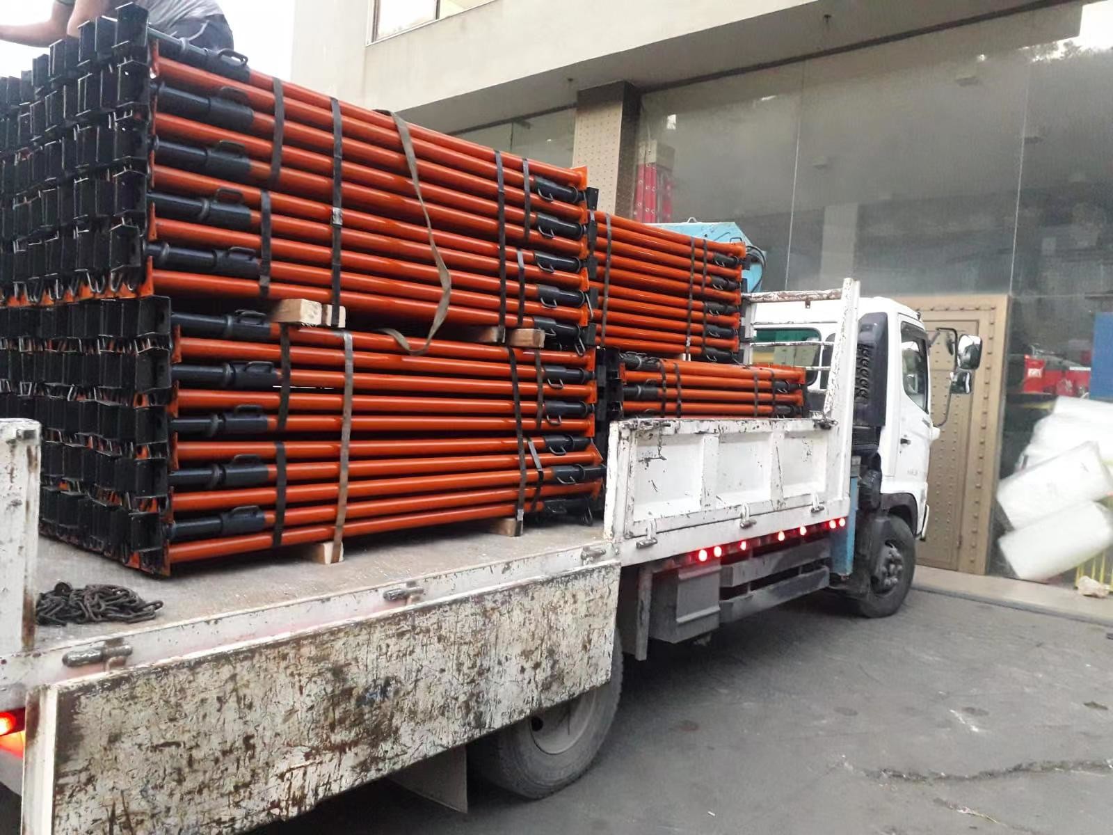 76mm Outer Tube Diameter Shore Props Heavy Duty Or Light Duty For Your Requirements 14mm Groove Width