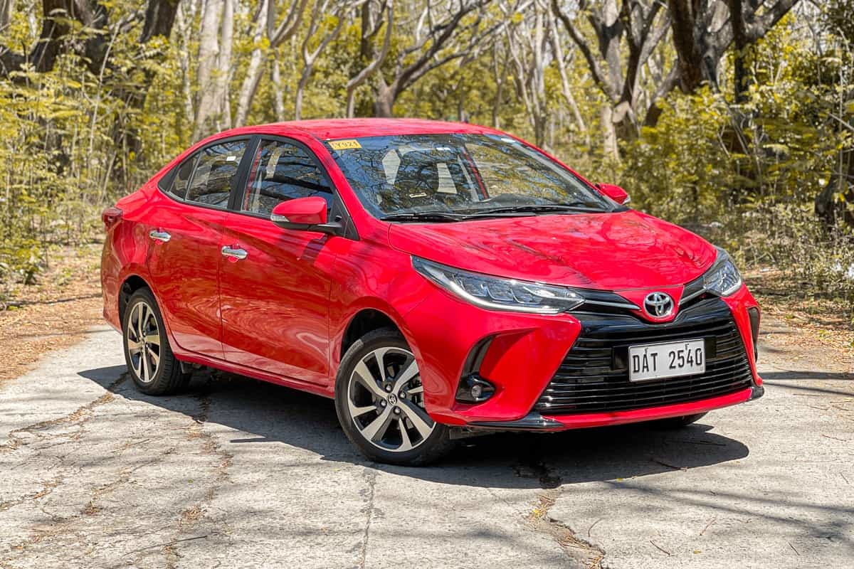 Toyota Vios Medium Electric Cars 190km/H Max Speed FWD 5 Seater Sedan