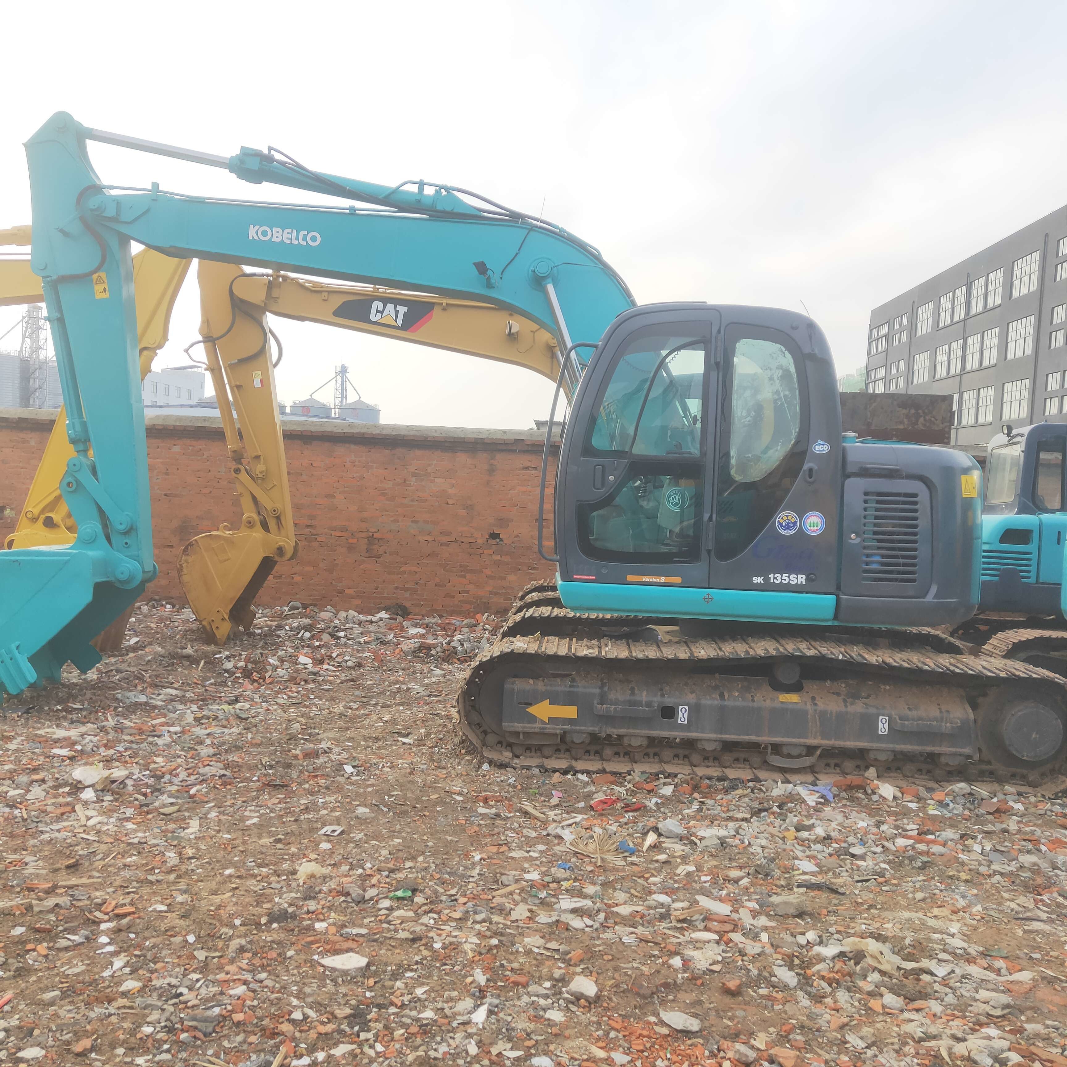 Used Kobelco Digger SK135 Secondhand 13.5ton Middle Type Crawler Excavator