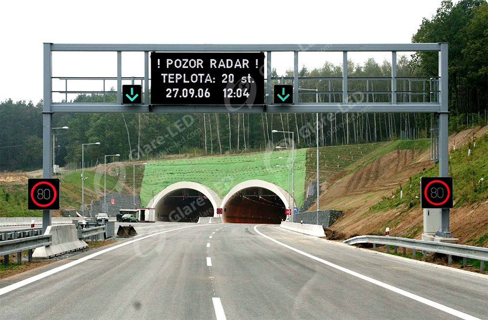 Other Pixel Pitch 960*960mm Outdoor Traffic Variable Message Sign on Highway Gantry
